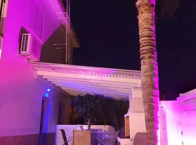 Βίλα Sea View With Private Pool